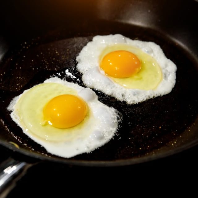 Egg (Trứng Chín).